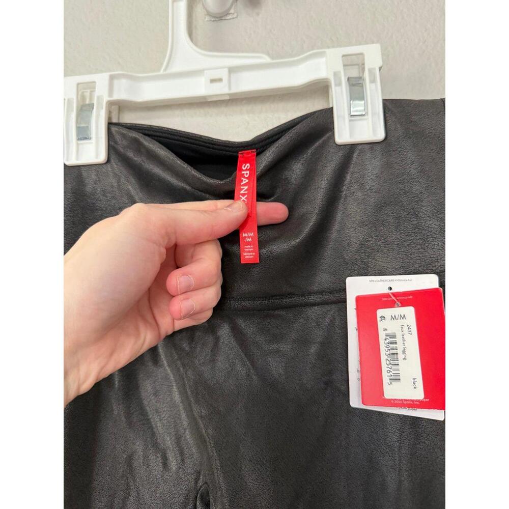Spanx faux leather leggings size medium NWT - Picture 2 of 4